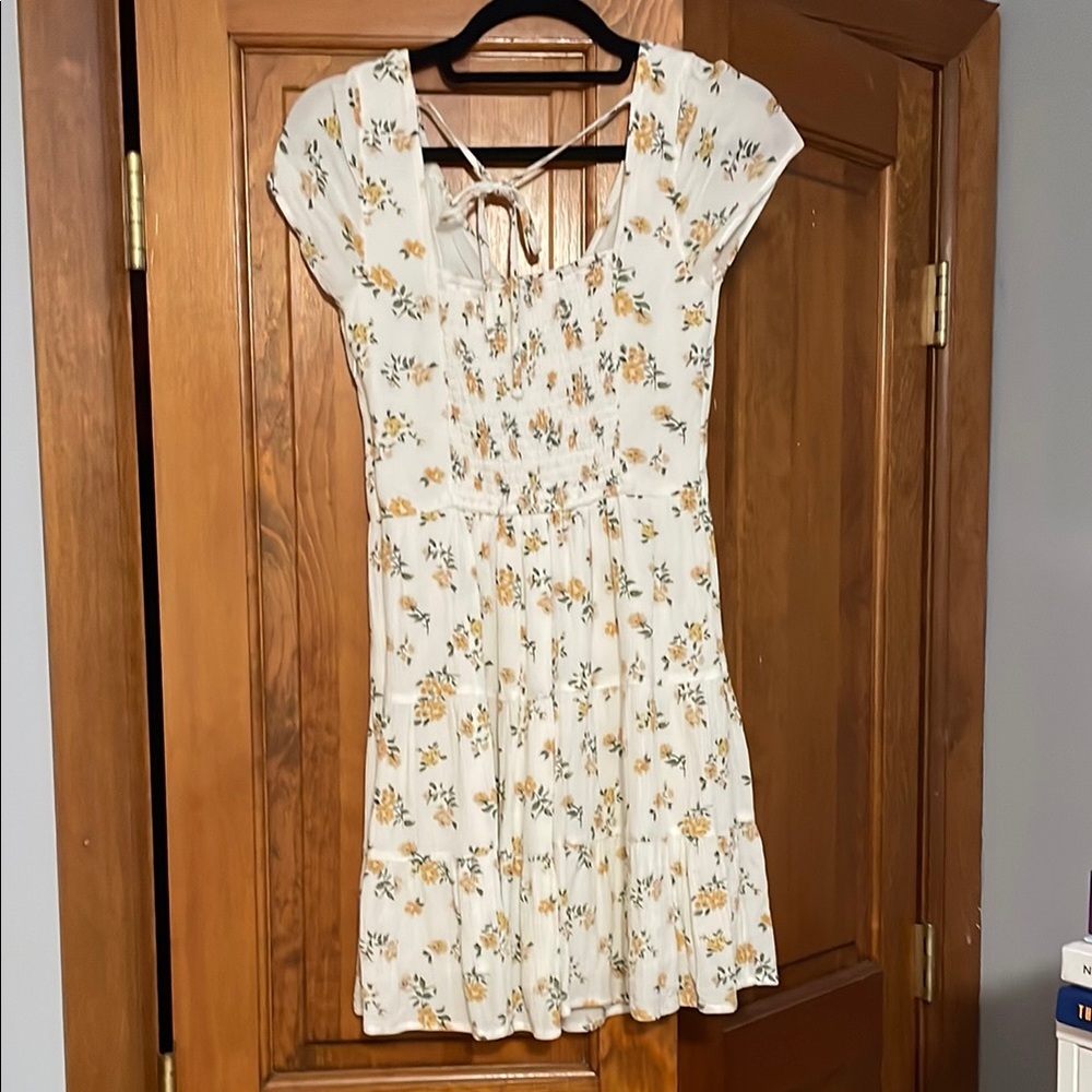 Women’s Hollister White and Yellow Floral Dress - Picture 2 of 4